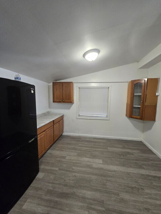 Building Photo - LIMITED TIME**1/2 OFF DEPOSIT**