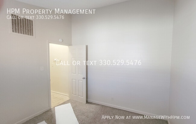 Building Photo - 2381 Newton-