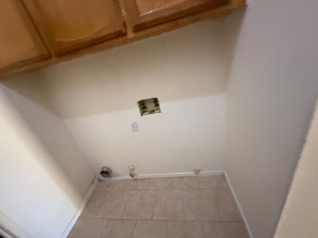 Building Photo - 10612 Tivoli Ct