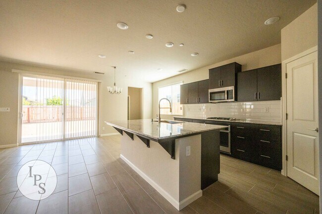 Building Photo - Brand New Clovis Home, 4BR/3BA, With Solar...