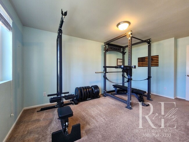 Building Photo - Spacious Silverdale Home with Large Fenced...