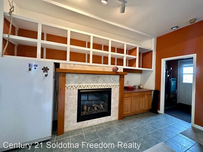 Building Photo - 4 br, 2.5 bath House - 1500 Barabara Drive
