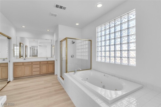 Building Photo - 3986 Windansea St