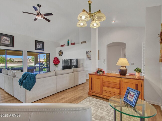 Building Photo - 9343 W Escuda Dr