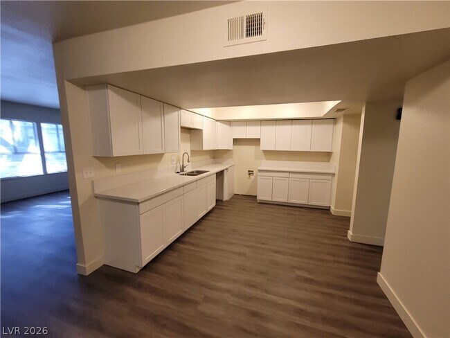 Building Photo - 3364 Royce Ct