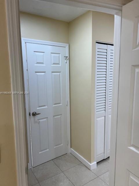 Building Photo - 2820 SW 65th Ave