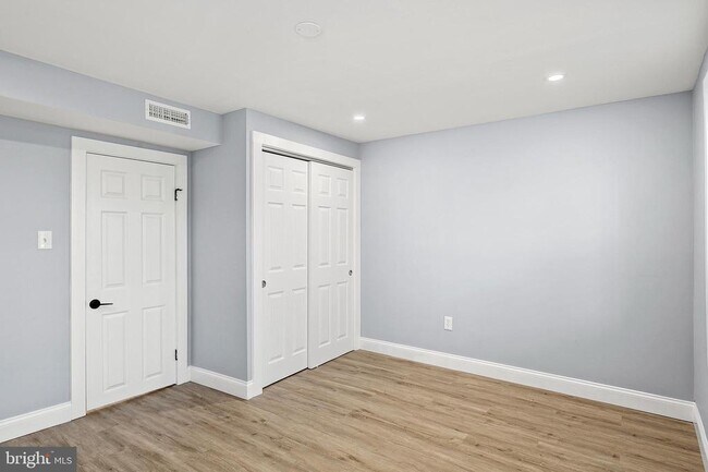 Building Photo - 2112 Eastern Ave