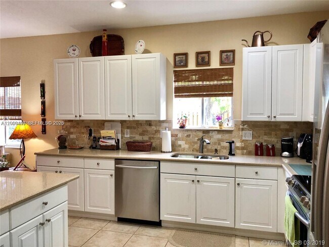 Building Photo - 867 SW 155th Ct