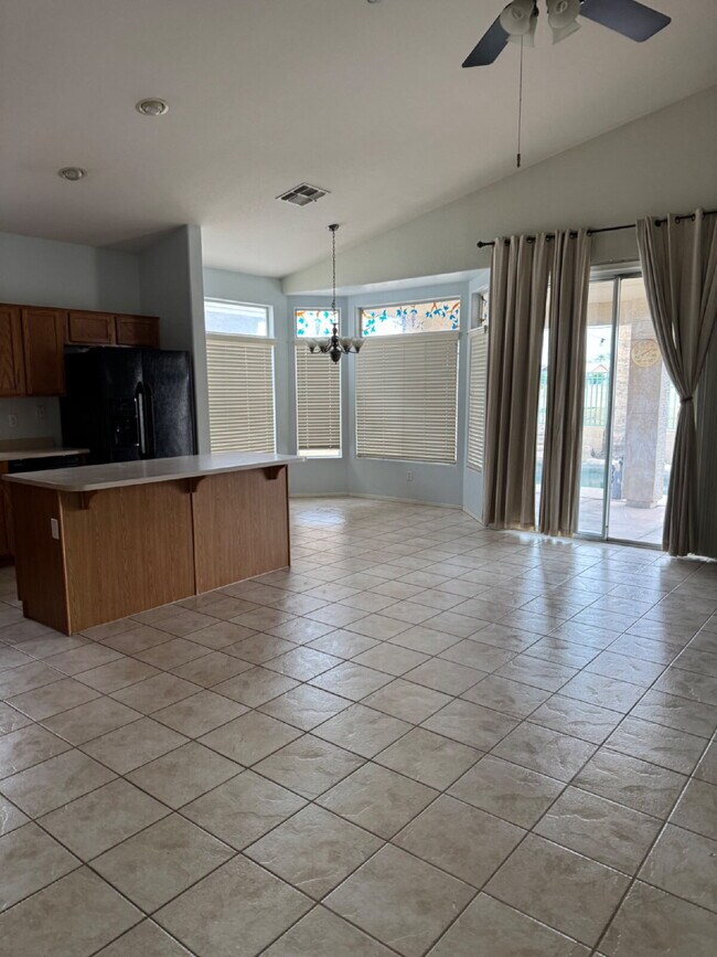 Building Photo - Open house Sunday 2-22-26 from 1-3pm! 3b/2b home with a pool backing Palm Valley golf course.