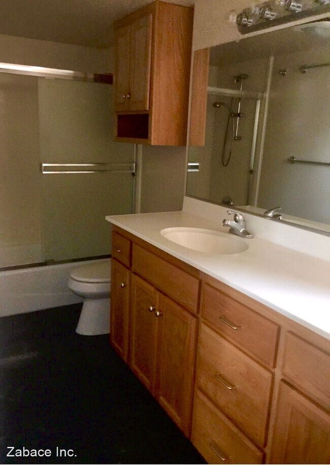 Building Photo - 6 br, 3 bath House - 702 Anderson Road - M...