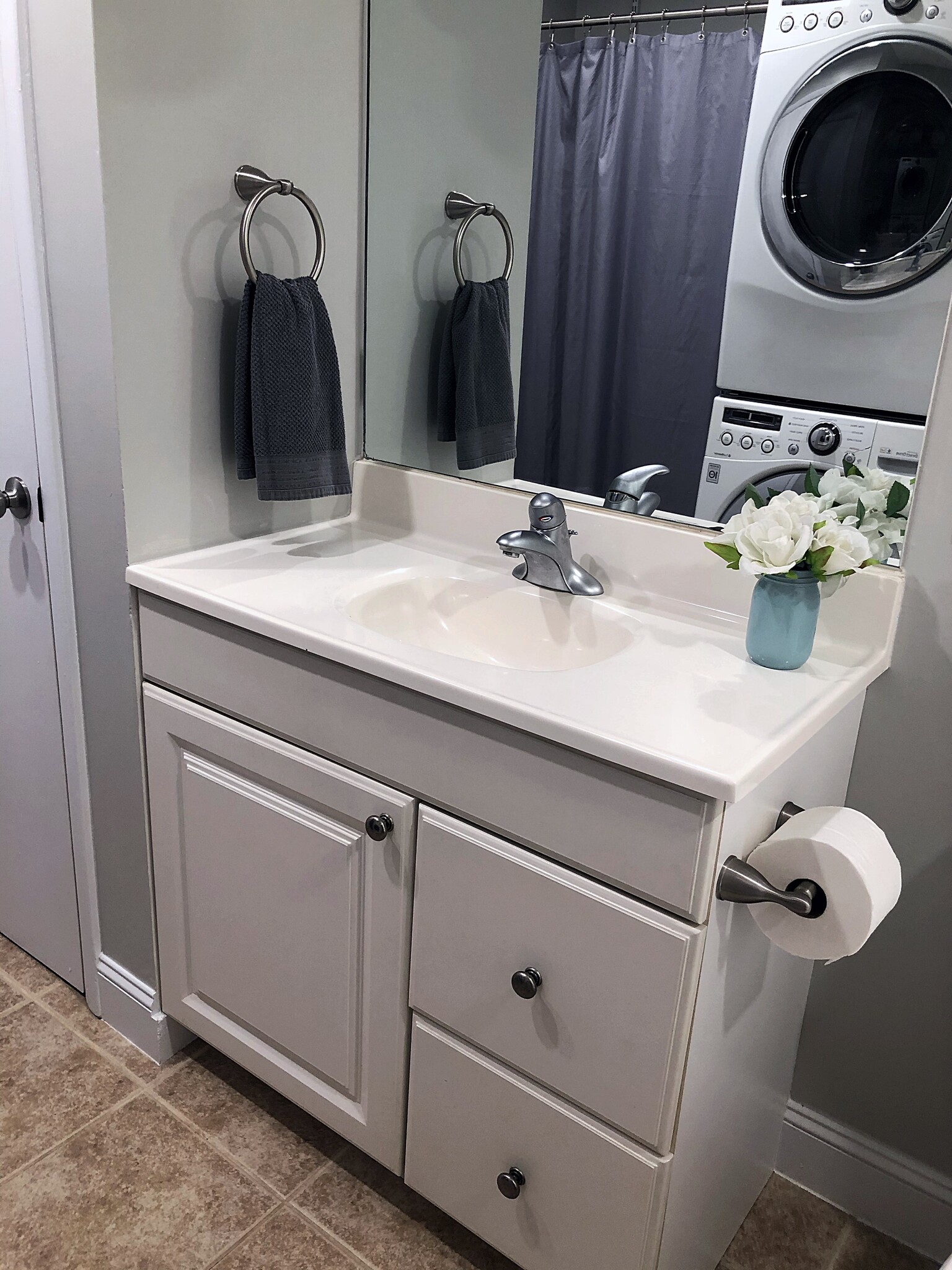 Main Bathroom - 3413 Lisa Dr