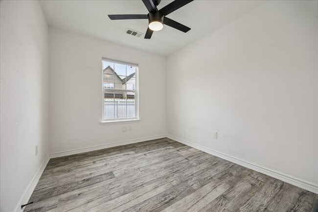 Building Photo - 2610 Cochran St