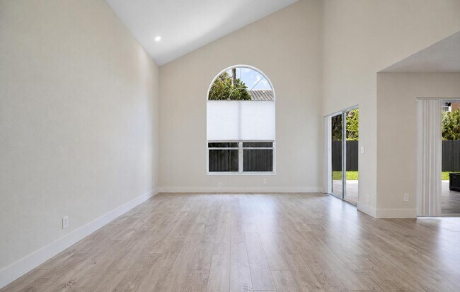 Building Photo - 7701 NW 61st Terrace