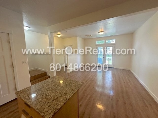 Building Photo - This property offers a NO DEPOSIT option a...