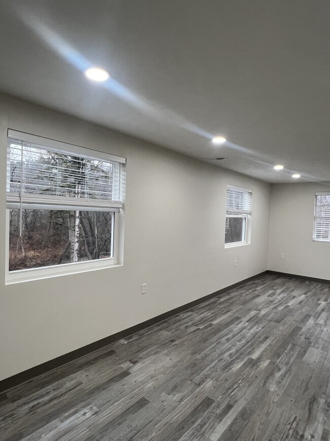 Building Photo - 201 Kathleen Dr