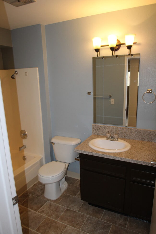 Building Photo - Gorgeous and Comfortable - Dual Master Sui...