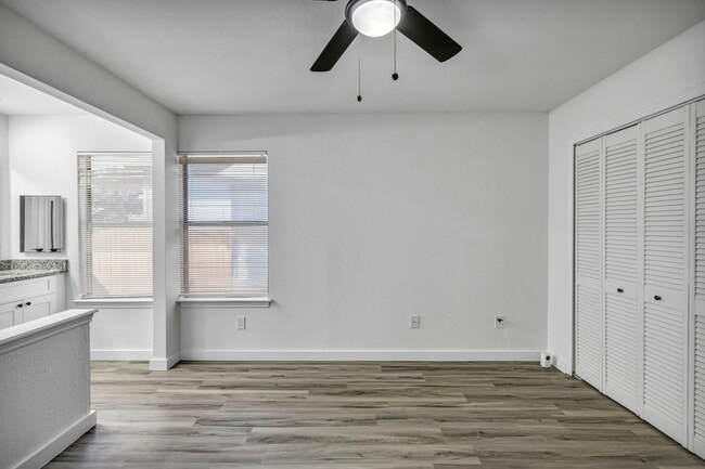 Building Photo - 5903 Kevin Kelly Pl
