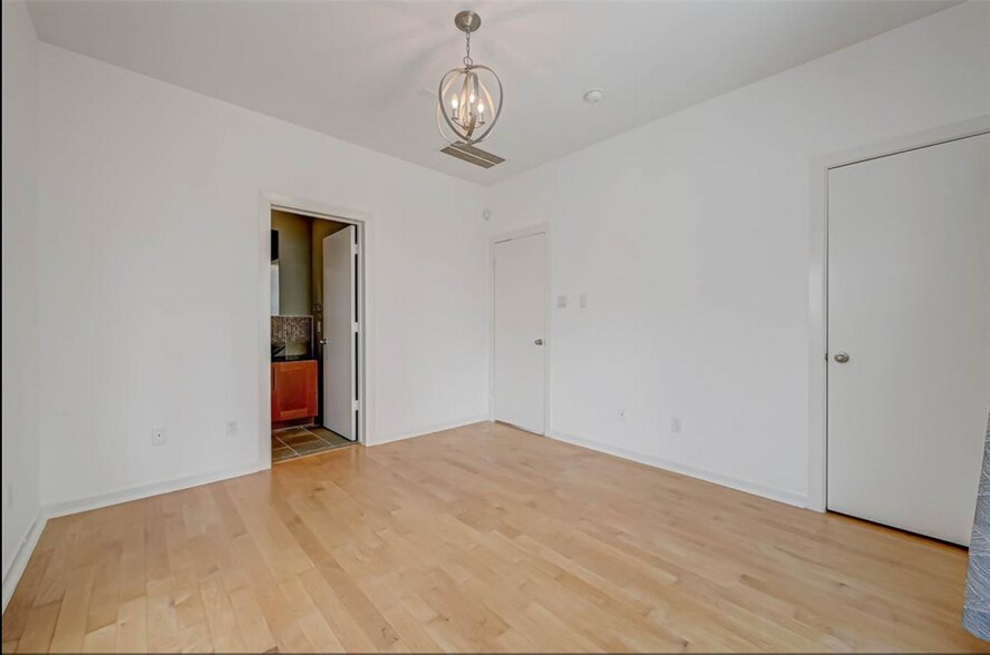 Building Photo - 5628 Kiam St