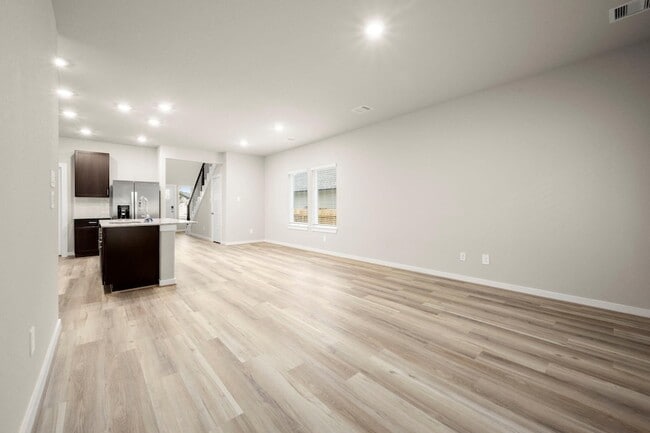 Building Photo - 18733 Timber Gln Dr