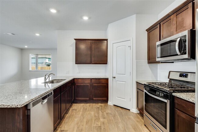 Building Photo - 133 Finley Rae Dr