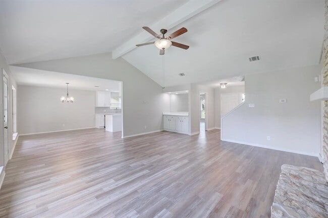 Building Photo - 200 Woodmont Dr