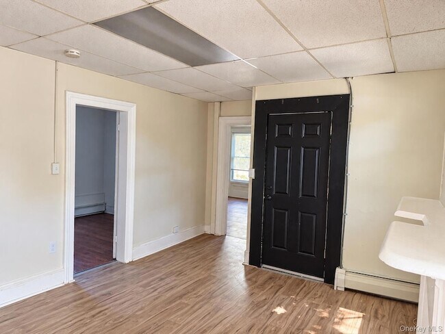 Building Photo - 54 S Bridge St