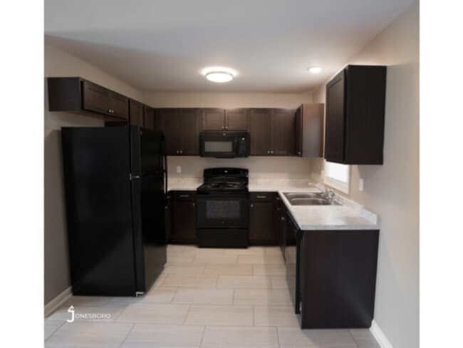 Building Photo - Craighills - Remodeled