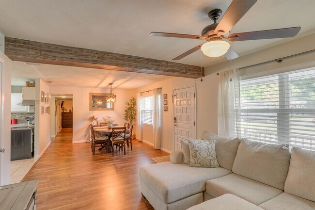 Building Photo - 3442 Lila Dr