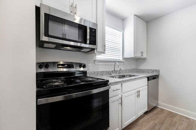 Building Photo - Artwalk Bucktown