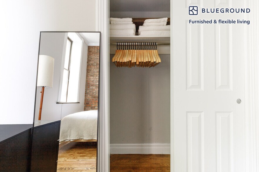 Building Photo - 248 Mott St