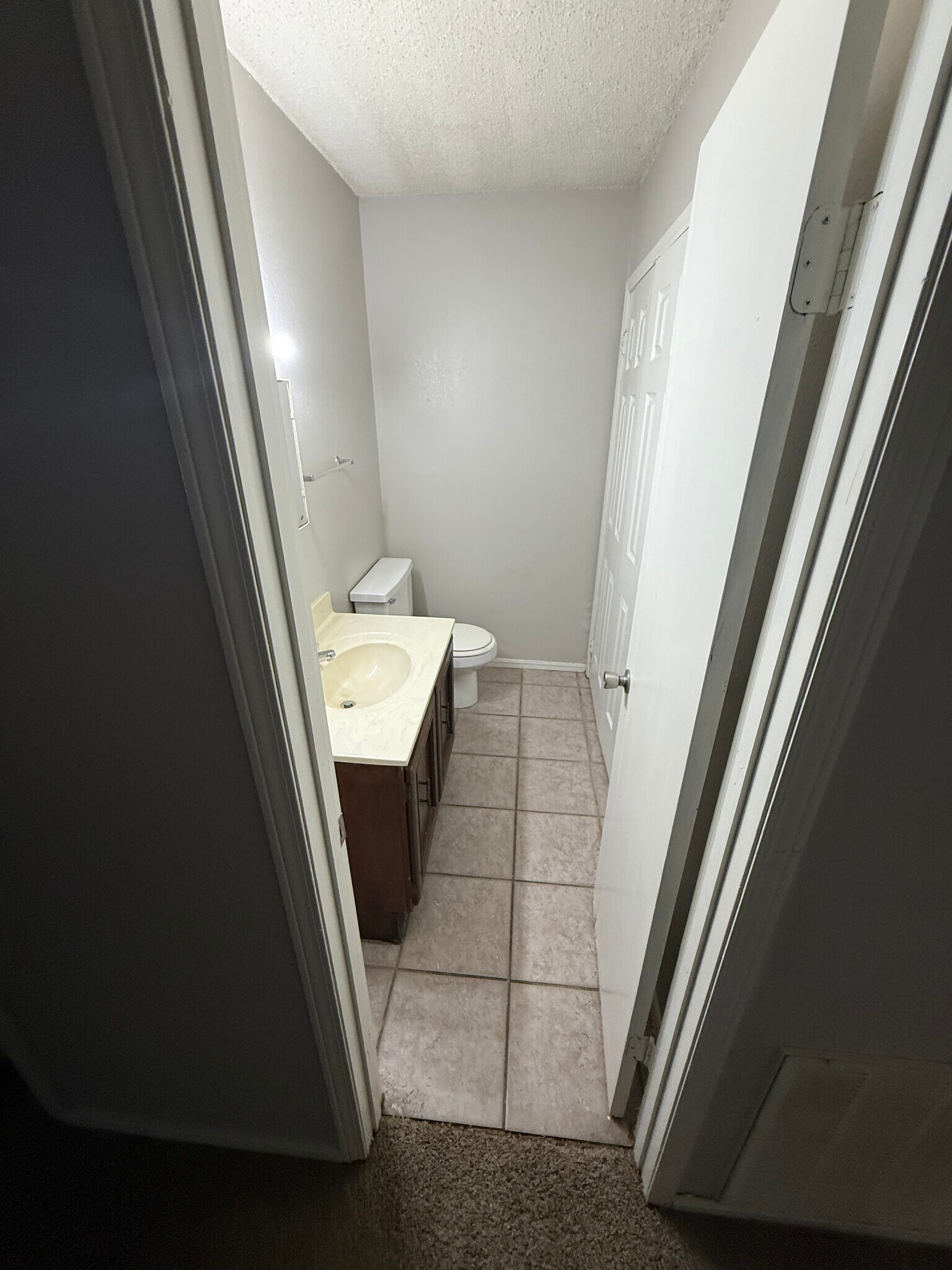 Half Bath - 828 Hardy Springs Cir