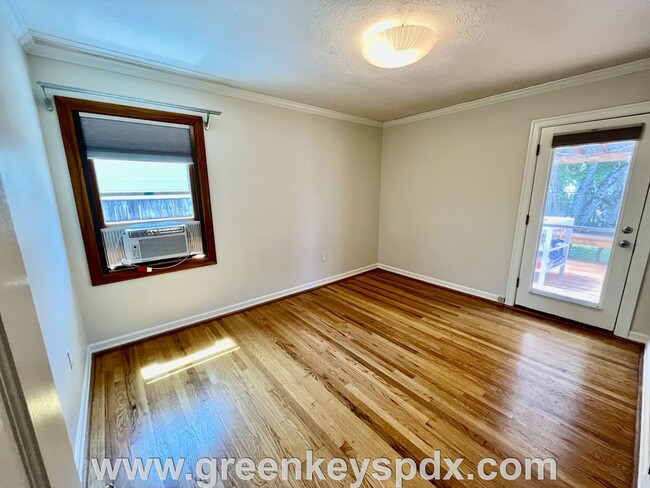 Building Photo - 2-Bedroom House in South Tabor with Fenced...