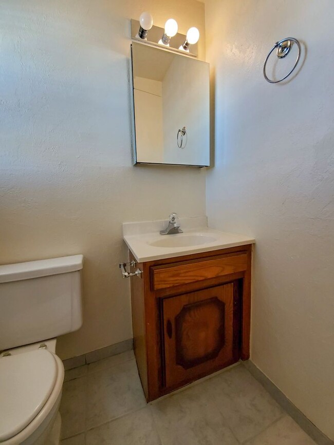 Building Photo - 3 Bed brick home in Tecumseh