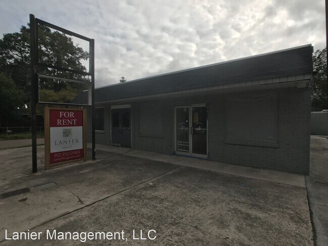 Building Photo - 5224 Skidaway Rd