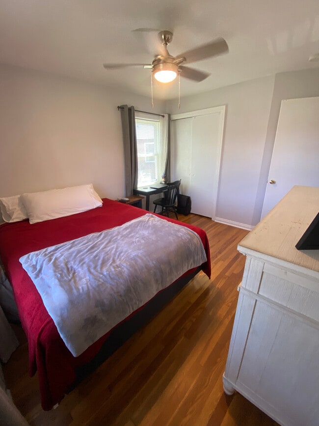 Second BR - 524 Laven del Ln