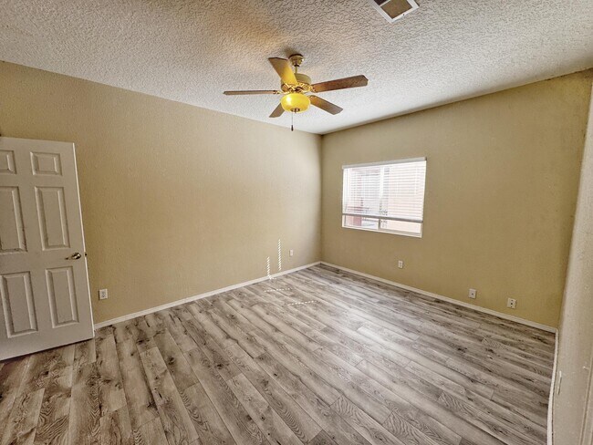 Building Photo - 1131 Pacaya Dr NW