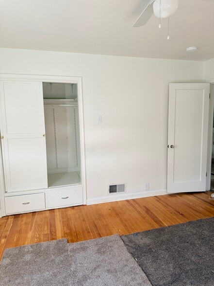 Building Photo - 3585 S 900 E