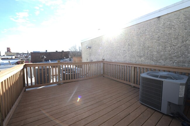 Building Photo - 1547 S 13th St