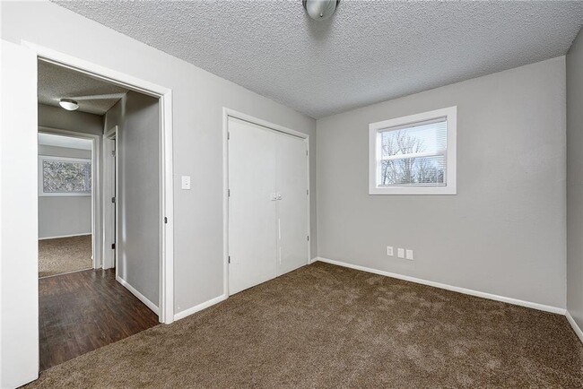 Building Photo - 1935 W Stone St