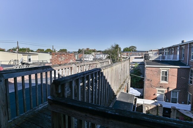 Building Photo - 226 Forster St