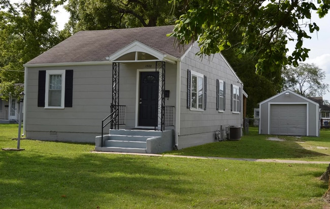Building Photo - LEASING