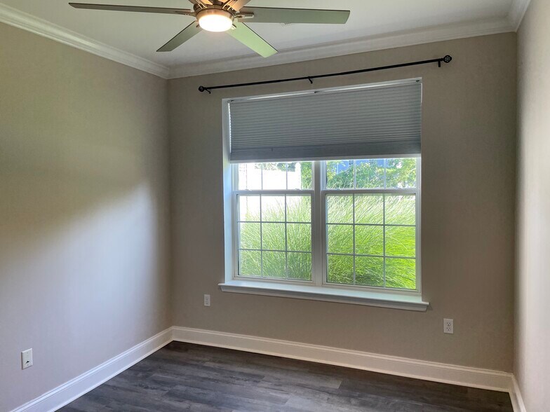 Building Photo - 2603 Waters Edge Dr