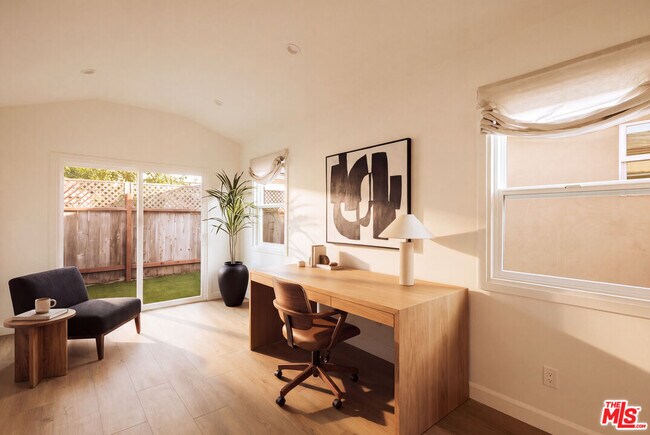 Building Photo - 244 Dimmick Ave
