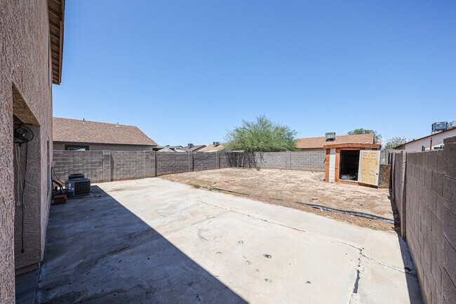 Building Photo - 11816 W Rosewood Dr