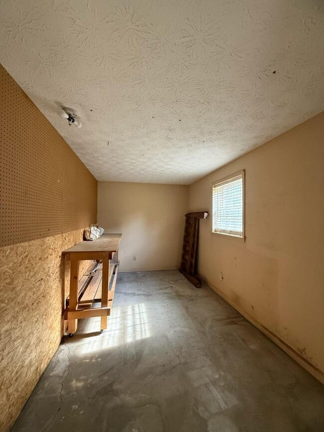 Building Photo - 3924 Gladman Way