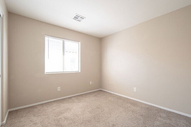 Building Photo - 14028 N 150th Ln