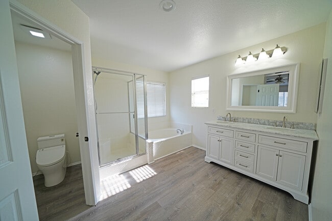 Building Photo - 27863 Knight St