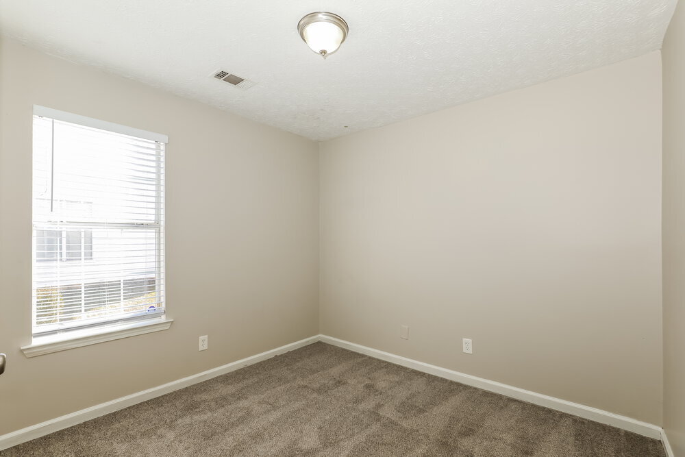 Building Photo - 939 Maple Leaf Ridge