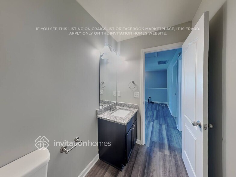 Building Photo - 9011 Paddle Oak Rd