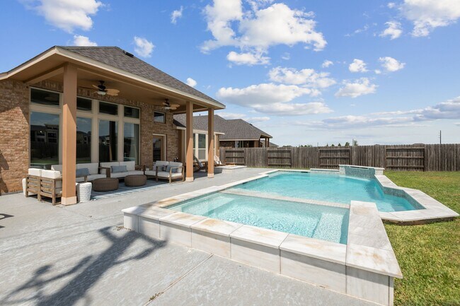 Building Photo - 1939 Village Orchard Ln